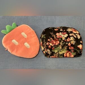 [Pair] Super cute pouches!